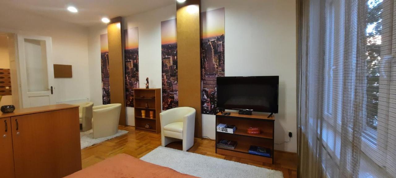 City Life Apartment Debrecen Extérieur photo