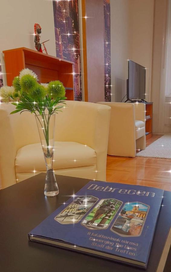 City Life Apartment Debrecen Extérieur photo